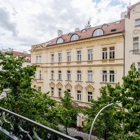 Blueground Vinohrady Balcony Nr Riegrovy Sady Prg-78