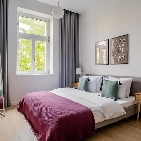Blueground Vinohrady Balcony Nr Riegrovy Sady Prg-78 Appartement Prague