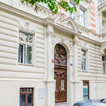 Blueground Vinohrady Balcony Nr Riegrovy Sady Prg-78 Prague