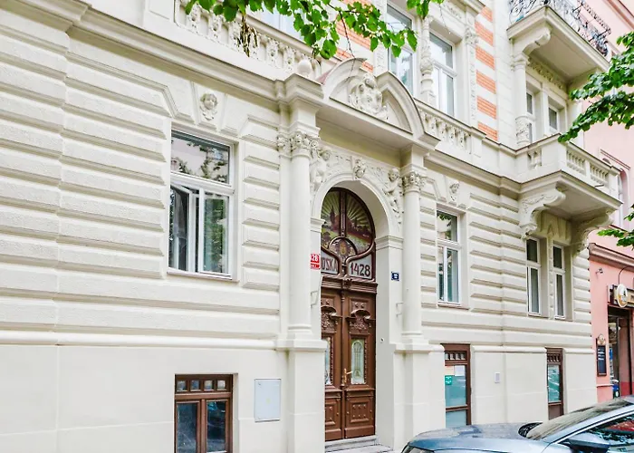 Blueground Vinohrady Balcony Nr Riegrovy Sady Prg-78 Prag